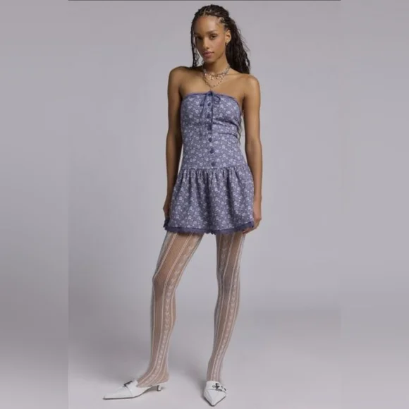 Kimchi Blue UO Matilda Strapless Floral Mini Dress In Blue - Picture 3 of 5